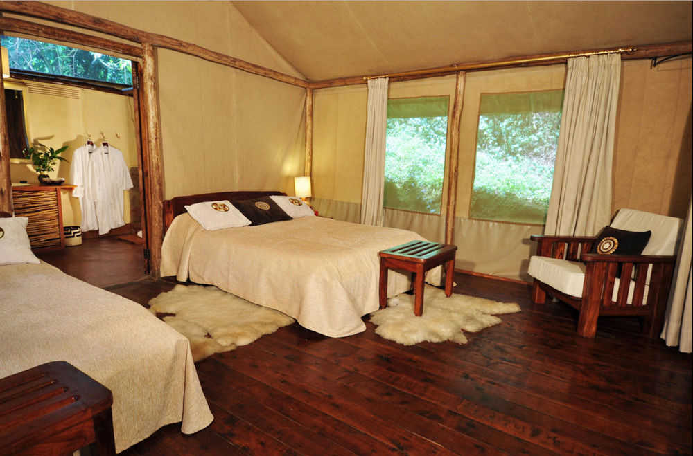 Sanctuary Gorilla Forest Camp Hotel Ntungamo  Exterior foto