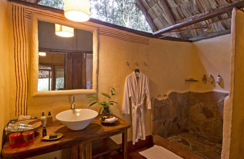 Sanctuary Gorilla Forest Camp Hotel Ntungamo  Exterior foto